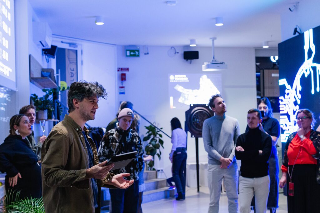 20241229_adapter-83-min