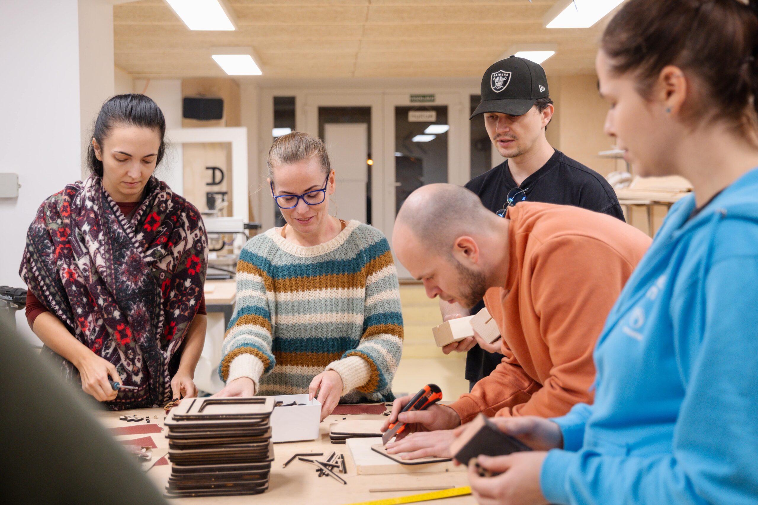 20251117_adapter_fejleszto_faragas41-min